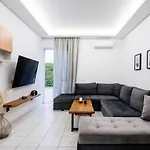 Joseph Seaside Apartment